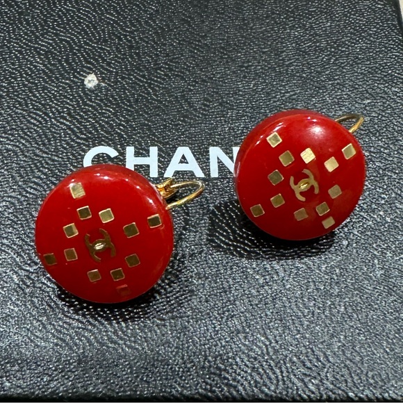 CHANEL 01A Peony Earrings - Picture 1 of 9